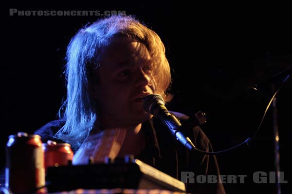 HIGHLIFE - 2011-05-17 - PARIS - Point Ephemere - 